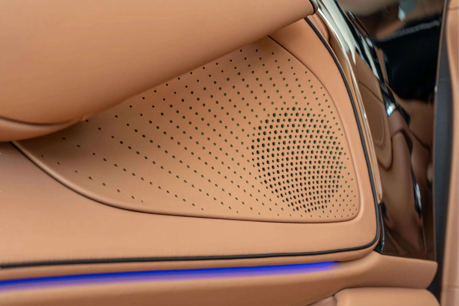 New 2026 Aston Martin DBX S AWD/4WD image 28