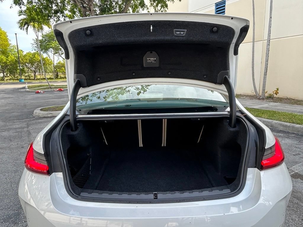 Used 2025 BMW 330i Sedan w/ Convenience Package RWD image 37