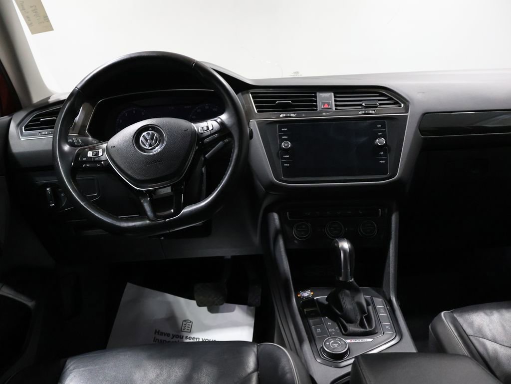 Used 2018 Volkswagen Tiguan SEL Premium w/ 3rd Row Seat Package image 17