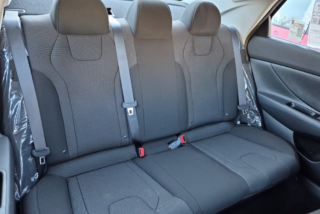 New 2026 Hyundai Elantra SE FWD image 16