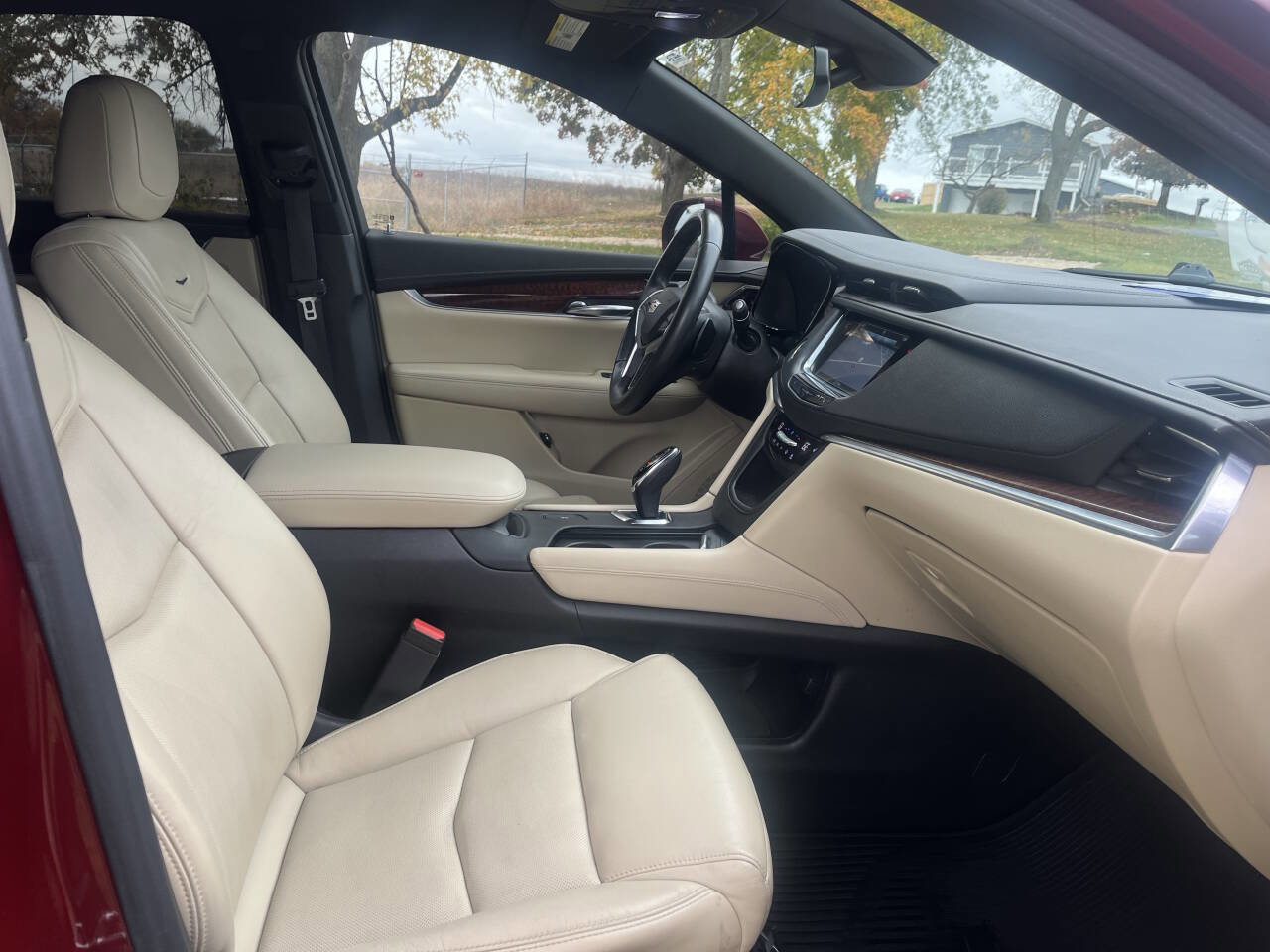 Used 2017 Cadillac XT5 Luxury w/ Driver Awareness Package image 33