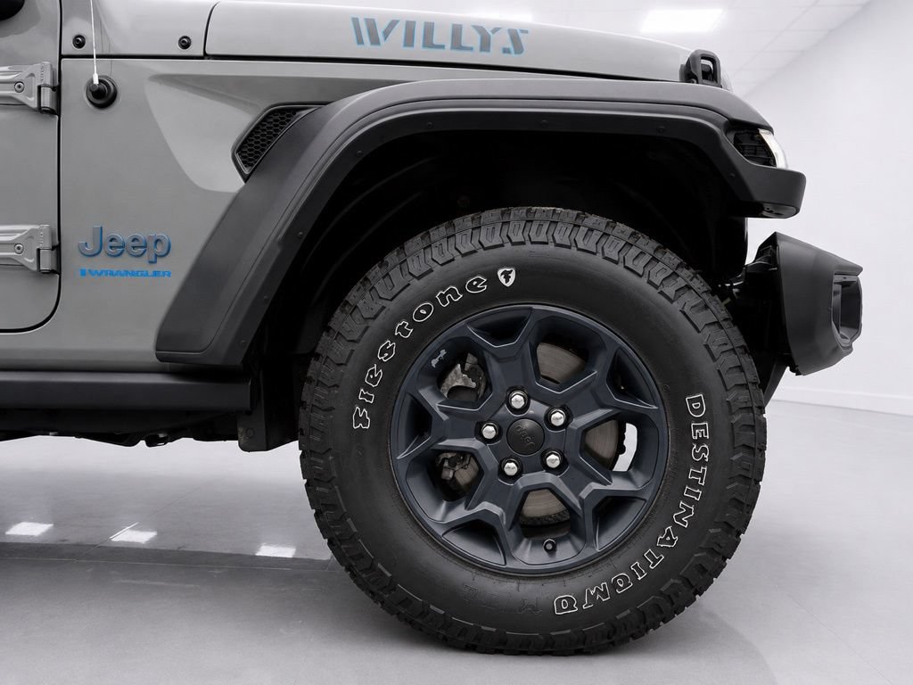Used 2023 Jeep Wrangler Unlimited w/ Cold Weather Group AWD/4WD image 9