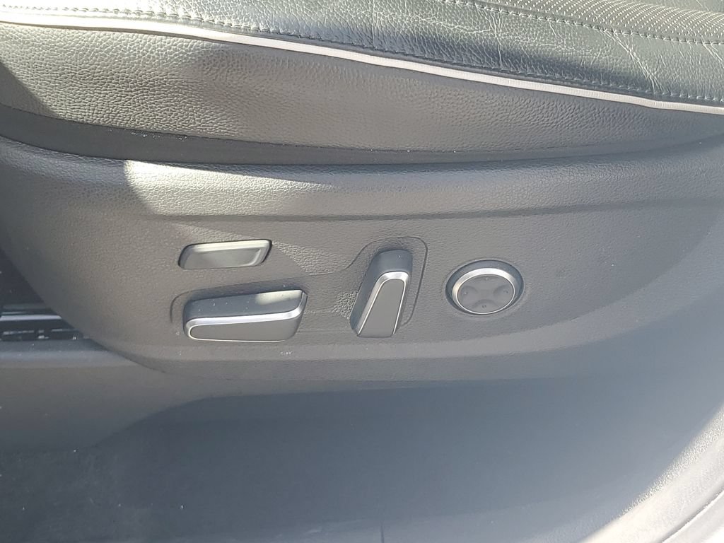 Used 2024 Hyundai Palisade Limited FWD image 16