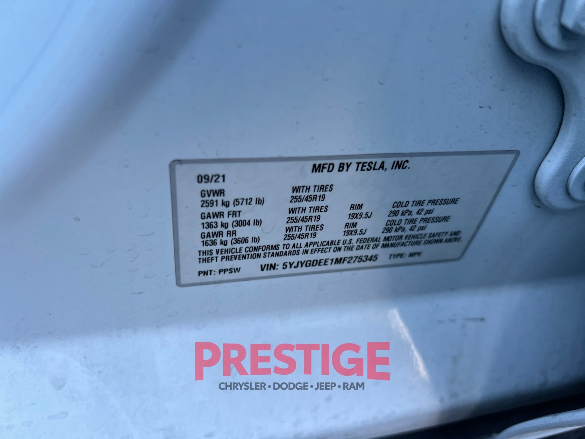 Used 2021 Tesla Model Y Long Range AWD/4WD image 32