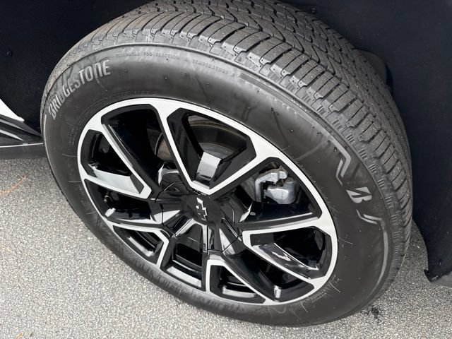 Used 2026 Chevrolet Suburban RST AWD/4WD image 34