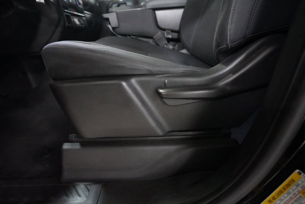 Used 2019 Chevrolet Silverado 1500 Custom w/ Custom Convenience Package AWD/4WD image 27
