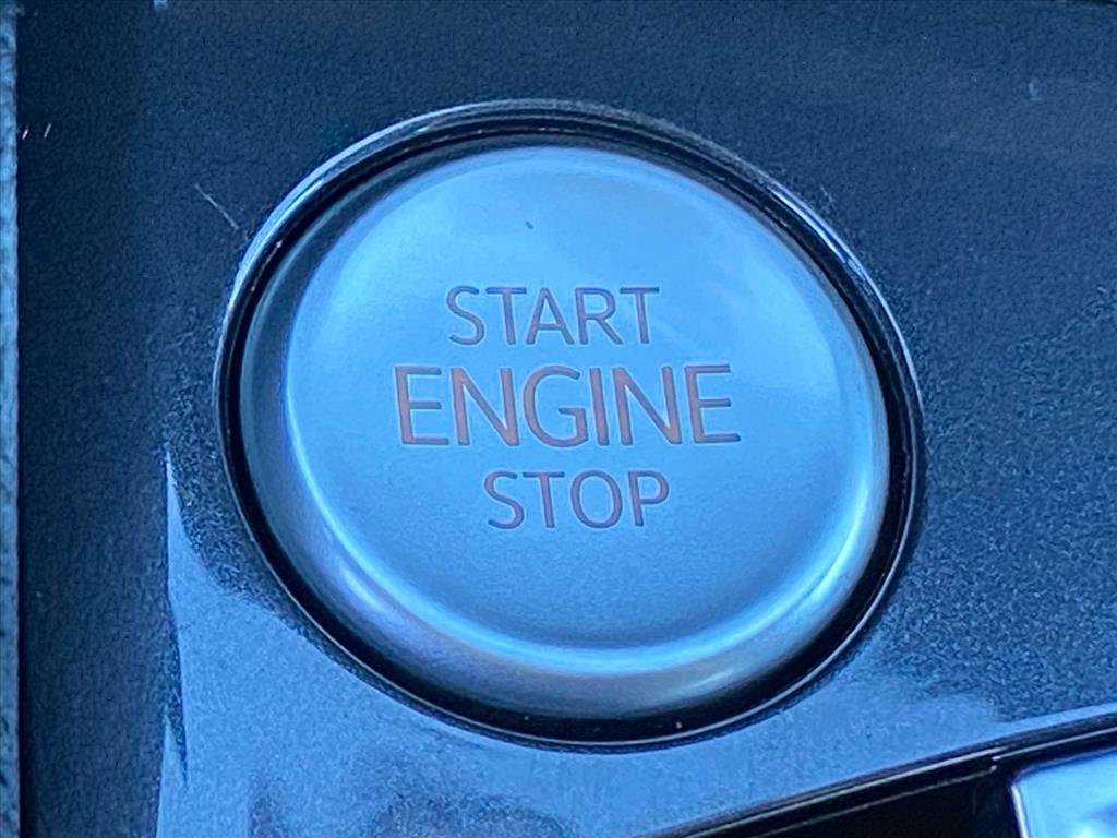 Certified 2022 Volkswagen Tiguan SE image 16