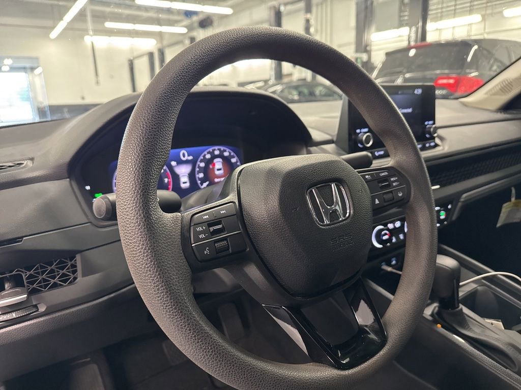 Used 2025 Honda Accord SE image 15