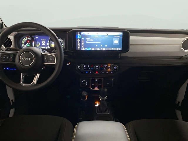 Used 2025 Jeep Wrangler Unlimited Sahara w/ Safety Group image 11