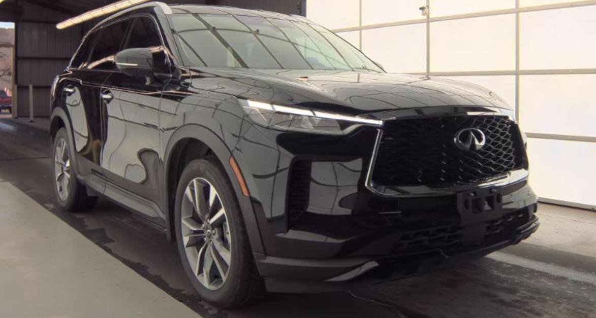 Certified 2023 INFINITI QX60 Luxe w/ Cargo Package image 4