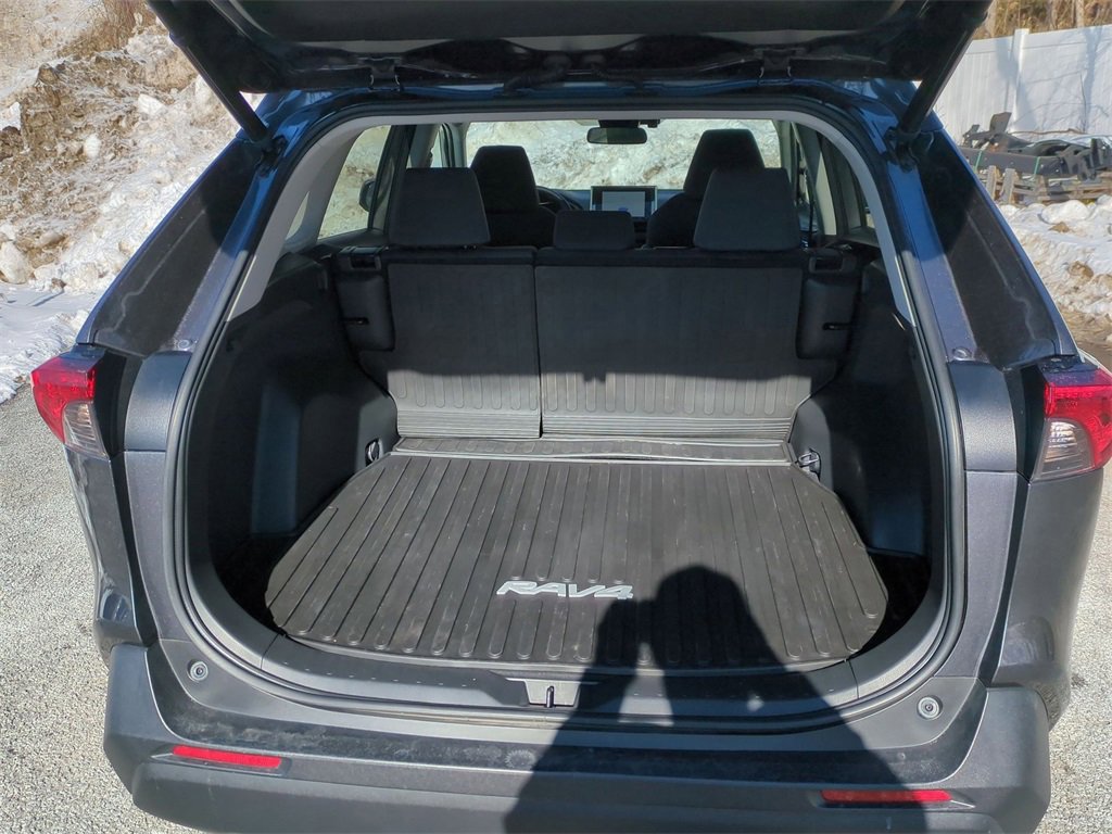 Used 2023 Toyota RAV4 XLE w/ Convenience Package image 21