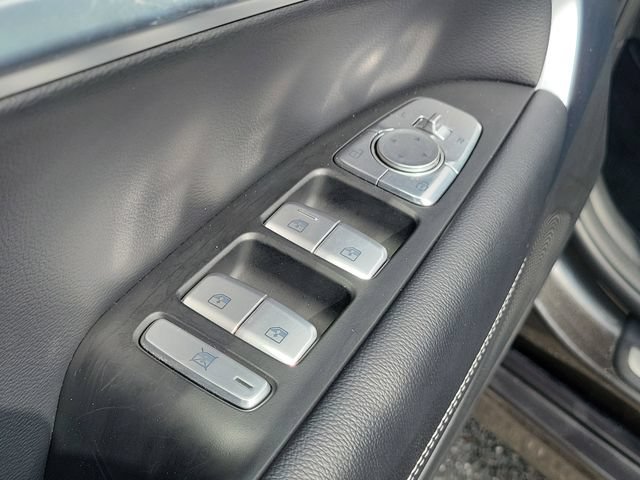 Used 2025 Genesis G70 2.5T AWD/4WD image 18