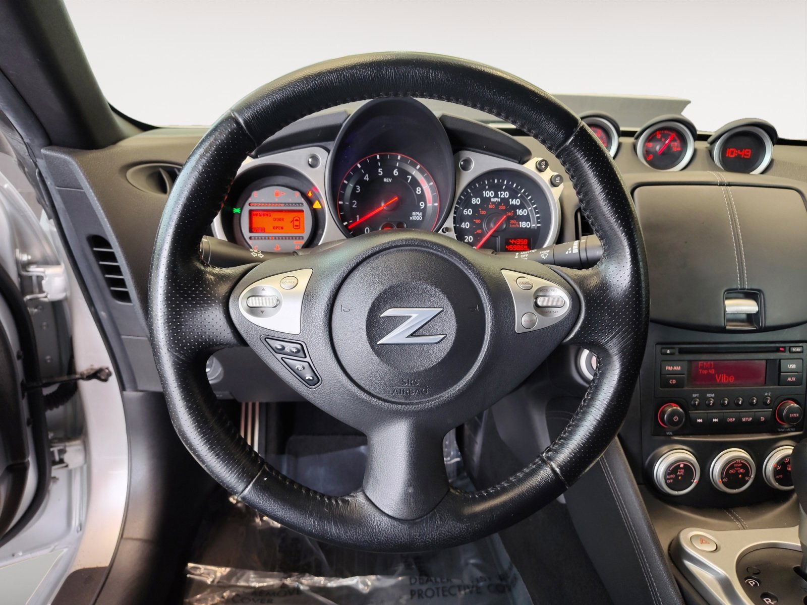 Used 2017 Nissan 370Z Coupe RWD image 16