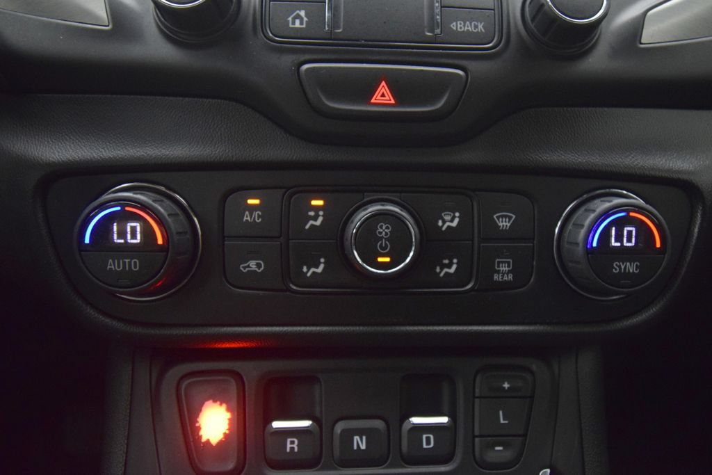 Used 2020 GMC Terrain SLT w/ Preferred Package FWD image 34