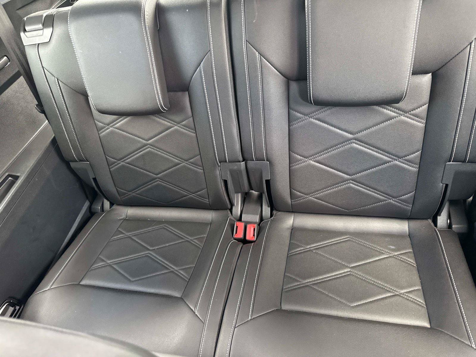 Used 2025 Volkswagen Atlas SE FWD image 15
