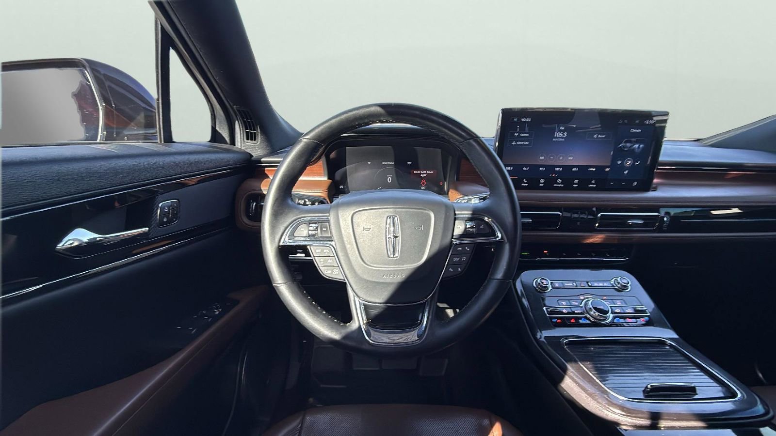 Certified 2022 Lincoln Nautilus Reserve image 13