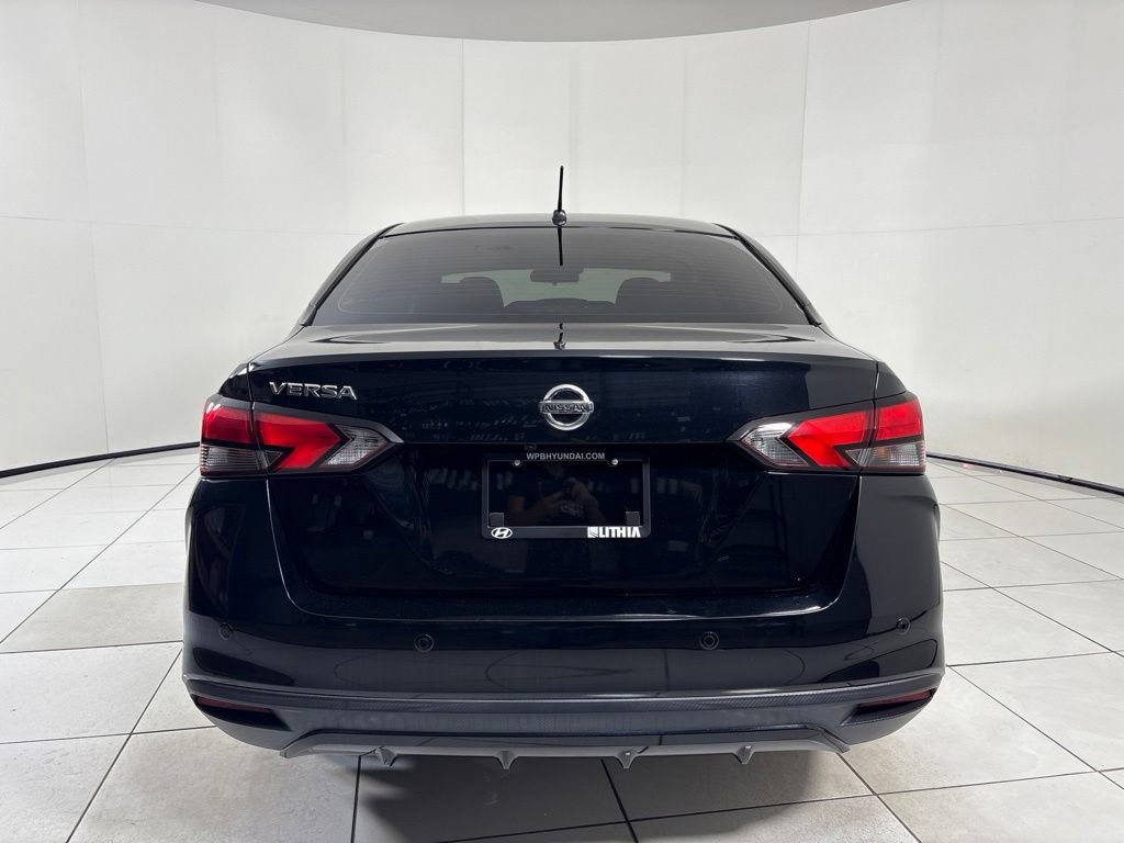 Used 2021 Nissan Versa S FWD image 4