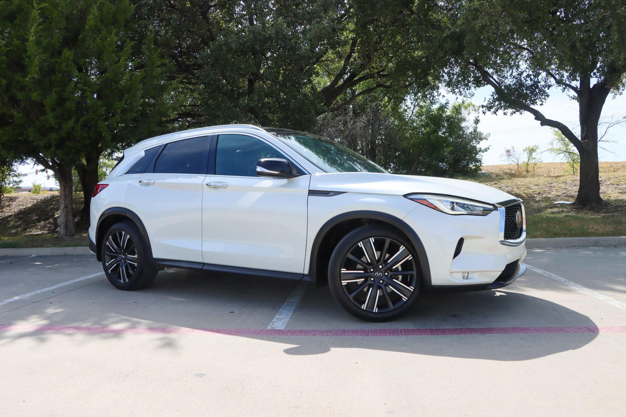 Used 2021 INFINITI QX50 Luxe w/ Appearance Package AWD/4WD image 1