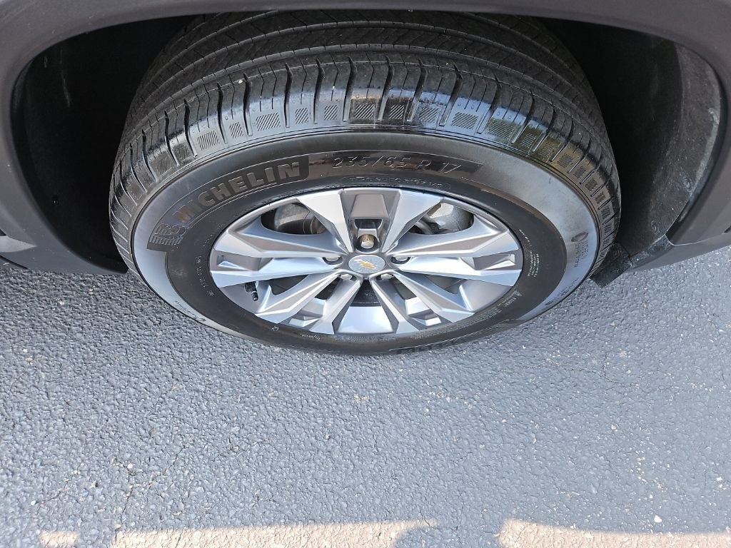 Used 2025 Chevrolet Equinox LT AWD/4WD image 10