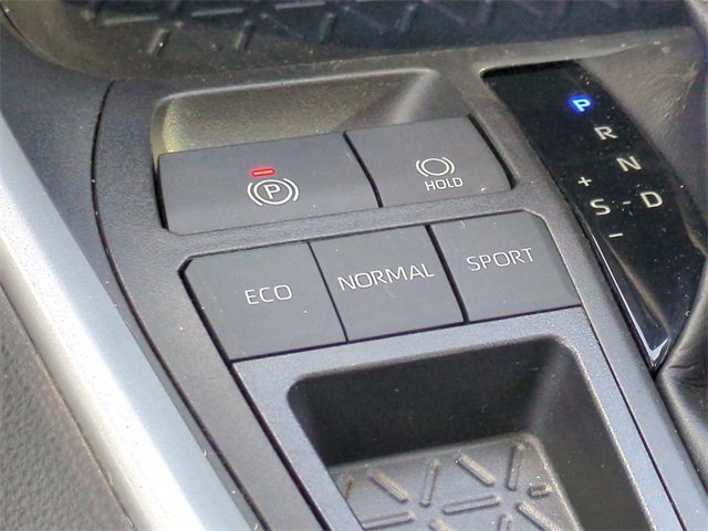 Used 2021 Toyota RAV4 XLE image 25