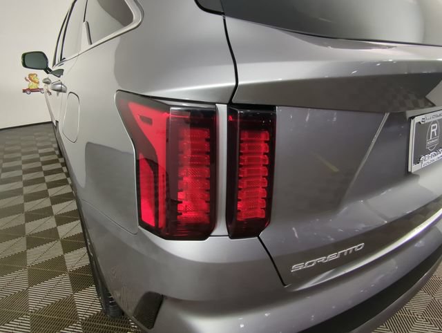 Used 2023 Kia Sorento EX AWD/4WD image 33