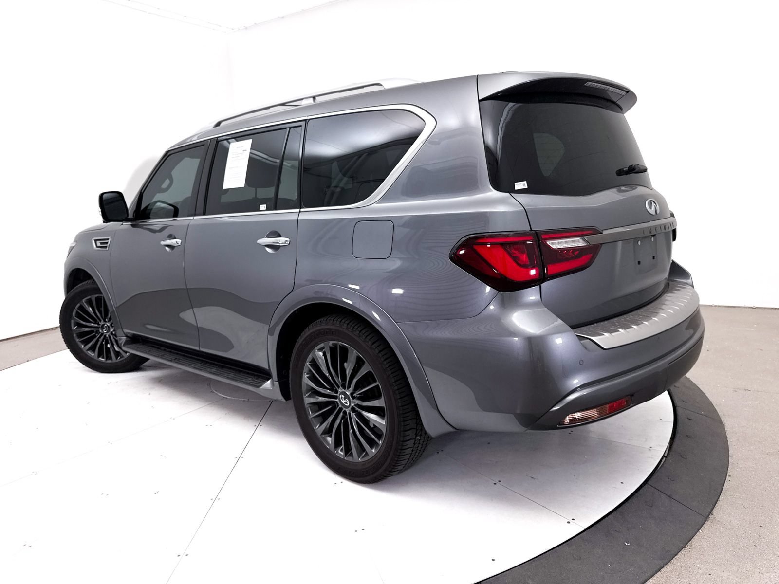 Used 2021 INFINITI QX80 Premium Select w/ Cargo Package RWD image 2