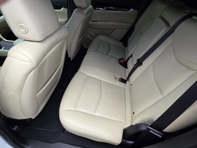 Used 2017 Cadillac XT5 Premium Luxury FWD image 10