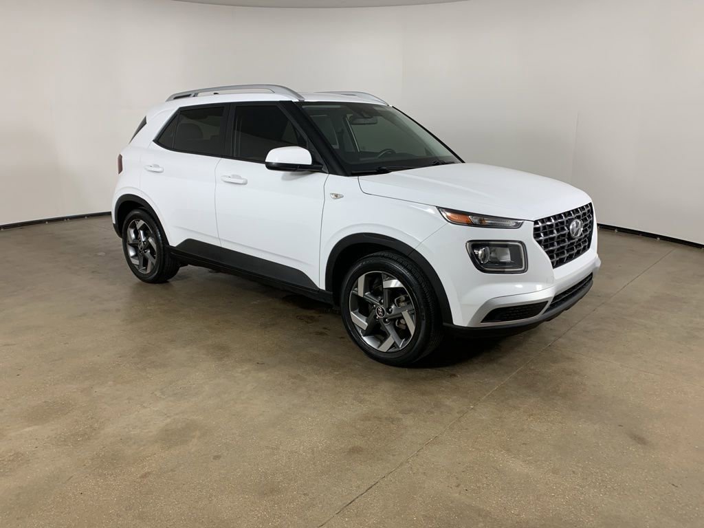 Used 2022 Hyundai Venue SEL image 5