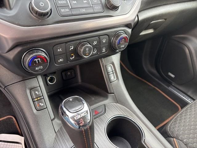 Used 2019 GMC Acadia SLE image 25