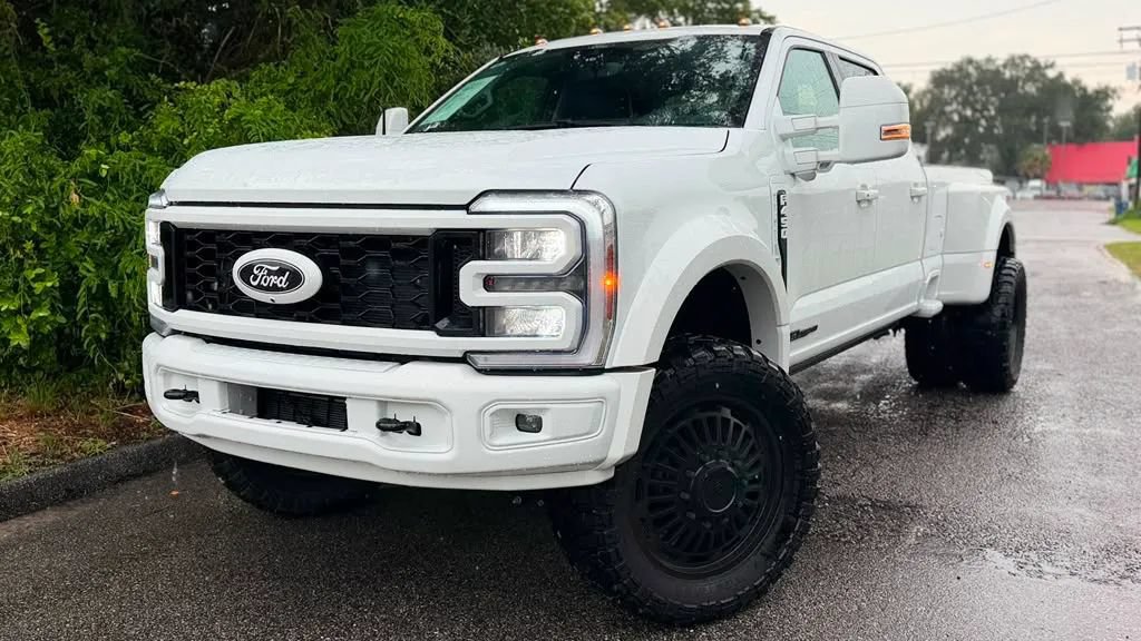 Used 2026 Ford F450 Lariat w/ FX4 Off-Road Package AWD/4WD image 4