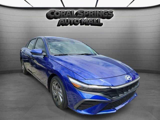 Used 2024 Hyundai Elantra SEL FWD image 1