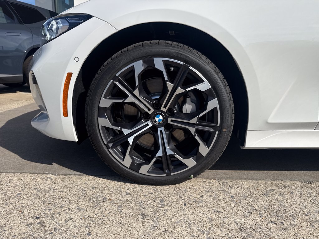 Used 2026 BMW 330i xDrive Sedan w/ Premium Package AWD/4WD image 27