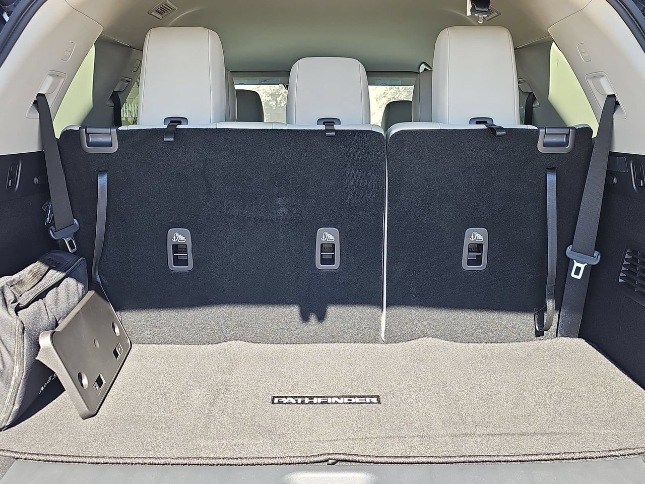 New 2026 Nissan Pathfinder SL FWD image 17