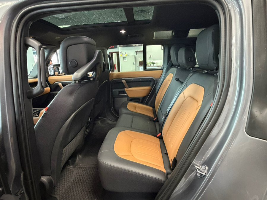 Used 2024 Land Rover Defender 110 X AWD/4WD image 29