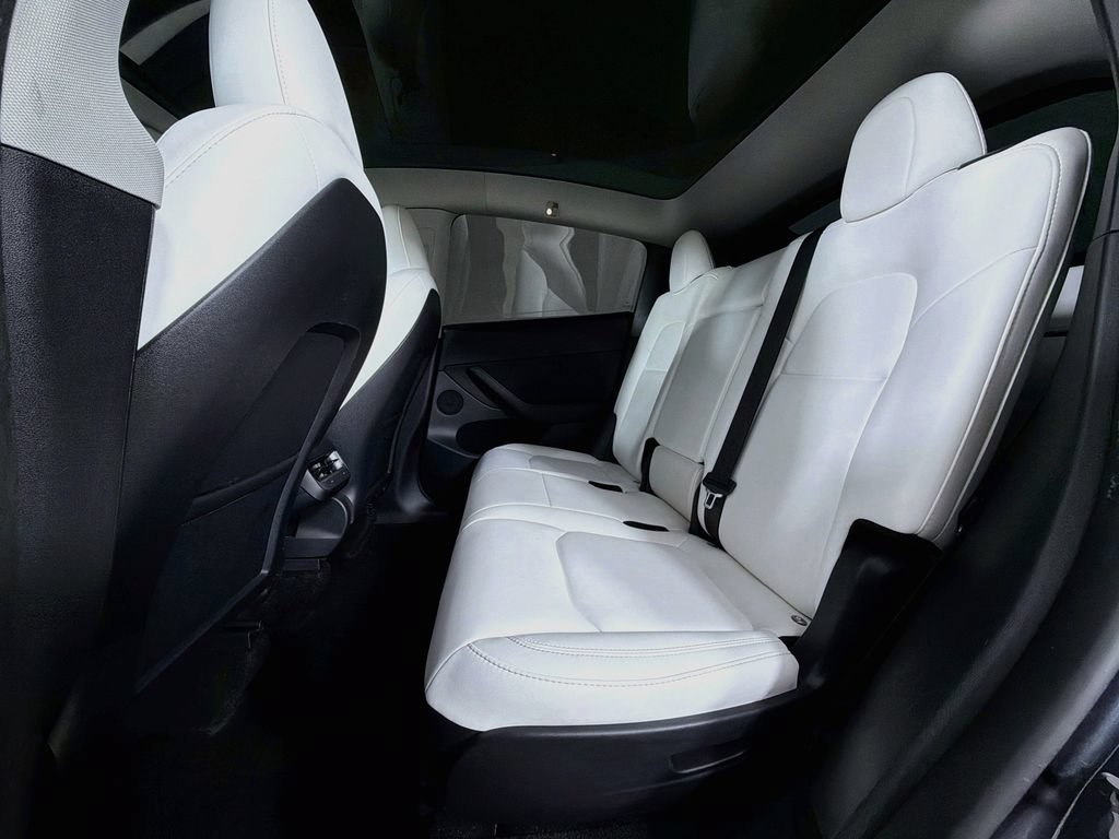 Used 2023 Tesla Model Y Long Range AWD/4WD image 22