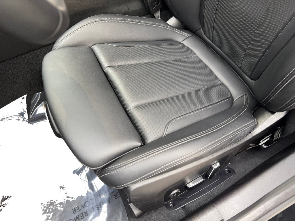 Used 2025 BMW 330i Sedan RWD image 30