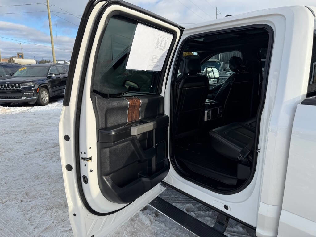 Used 2017 Ford F150 Platinum w/ Equipment Group 701A Luxury AWD/4WD image 41