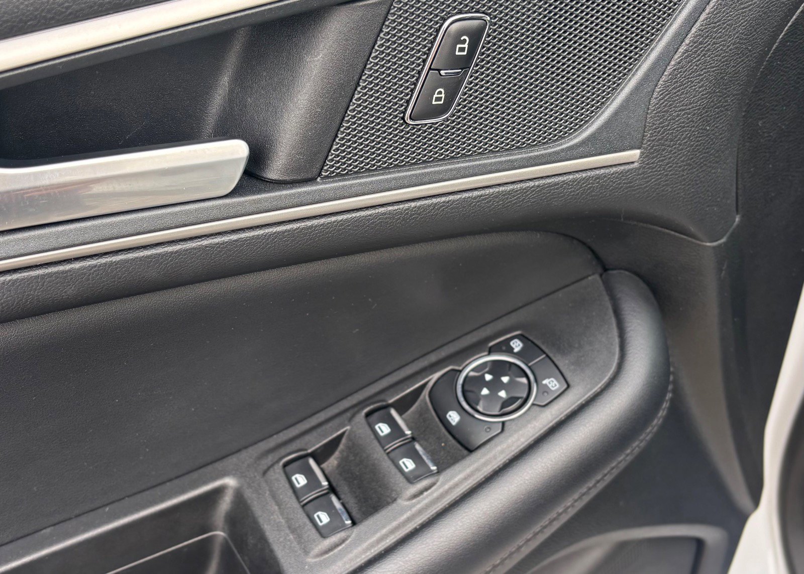 Certified 2024 Ford Edge SEL w/ Convenience Package image 27