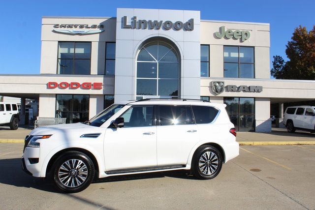 Used 2024 Nissan Armada SL w/ Midnight Edition Package image 2