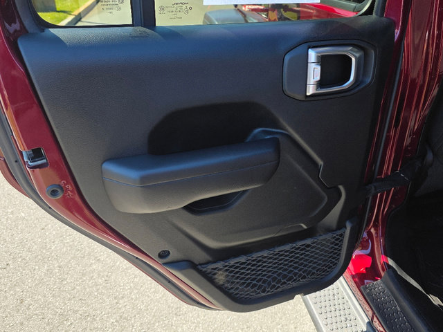 Used 2021 Jeep Wrangler Unlimited Willys image 26