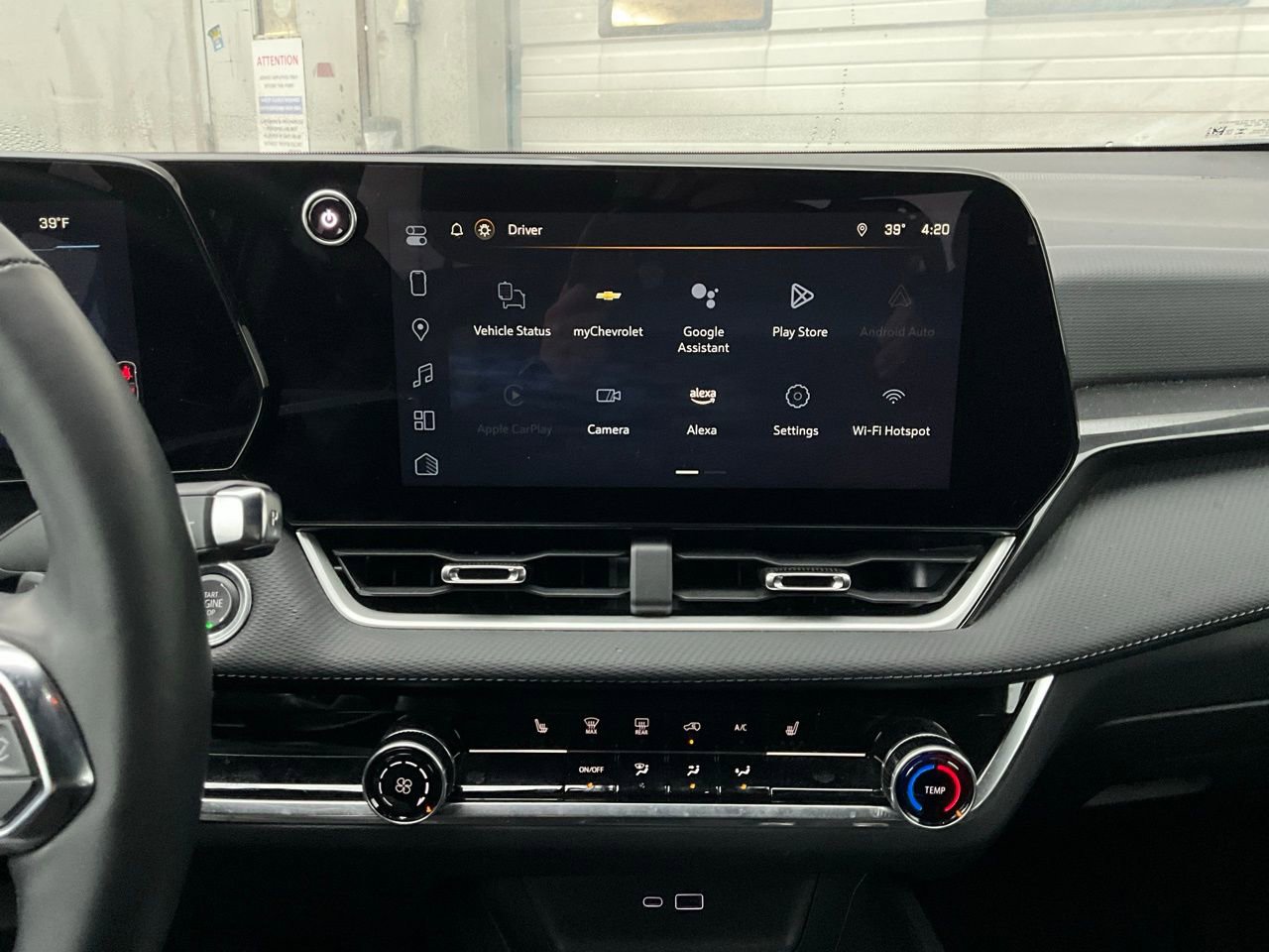 Used 2025 Chevrolet Equinox LT image 23