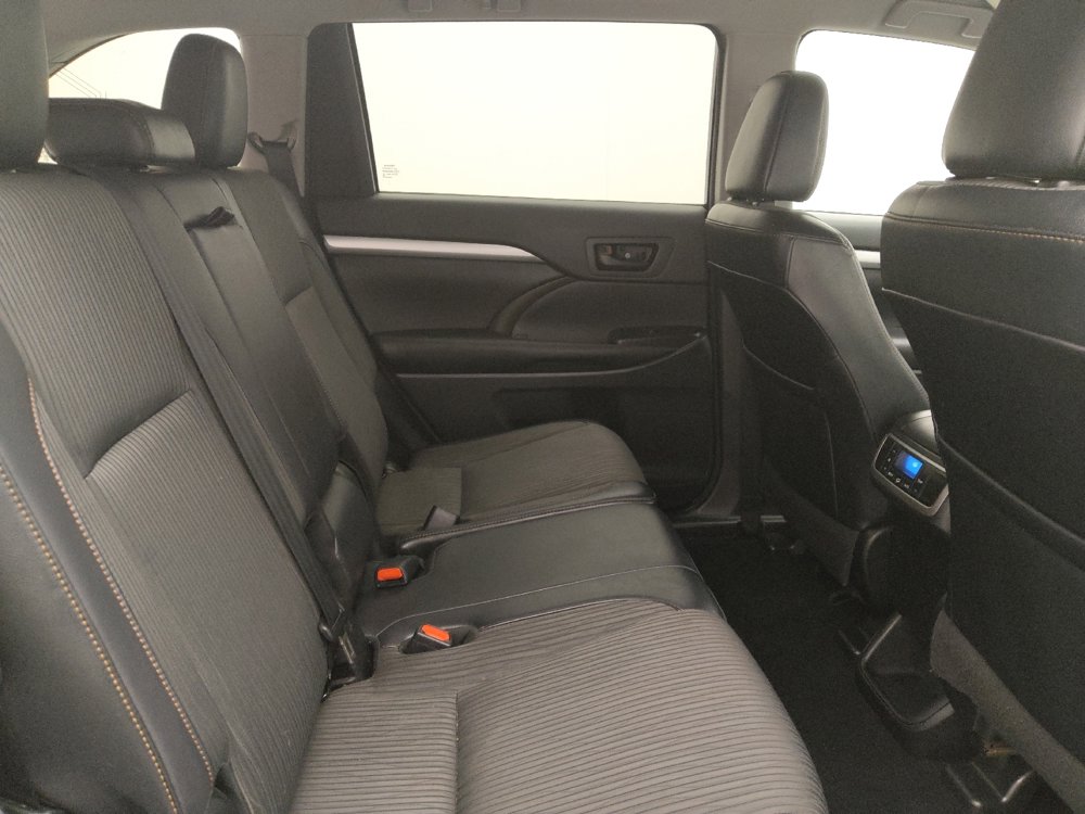 Used 2018 Toyota Highlander Plus w/ Protection Package #3 AWD/4WD image 19