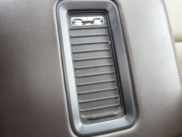 Used 2019 Chevrolet Suburban Premier image 8