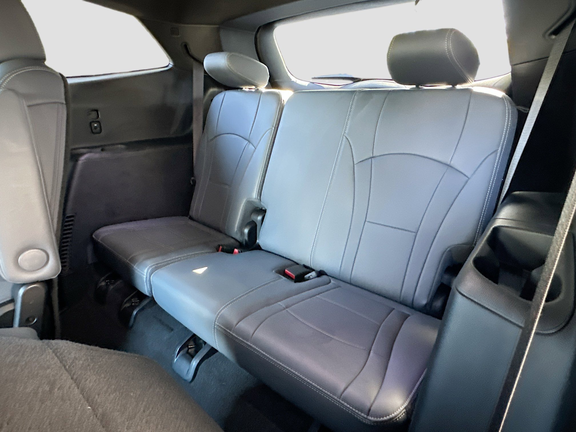 Used 2024 Buick Enclave Essence w/ Sport Touring Edition image 25