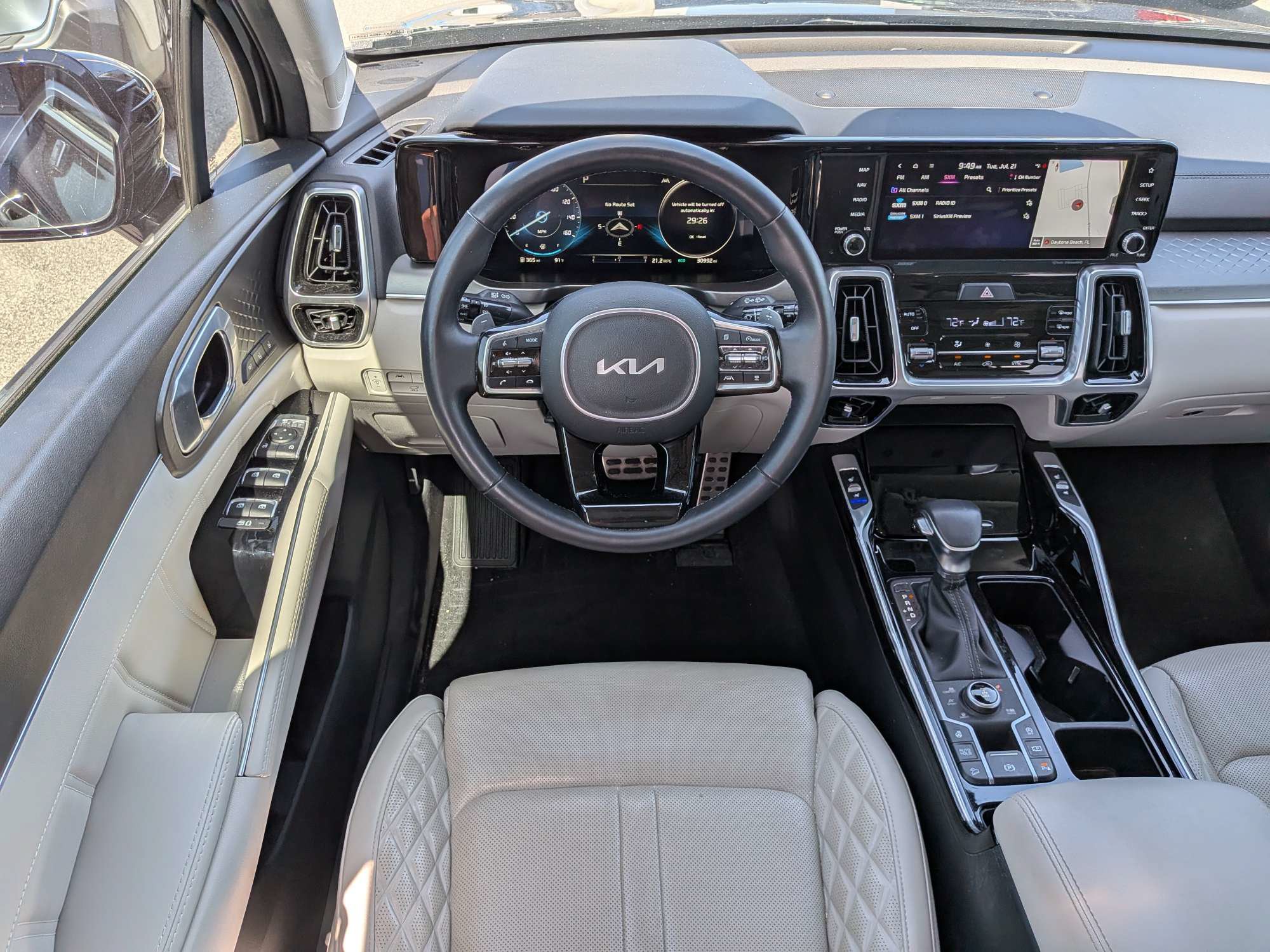 Used 2023 Kia Sorento SX AWD/4WD image 16
