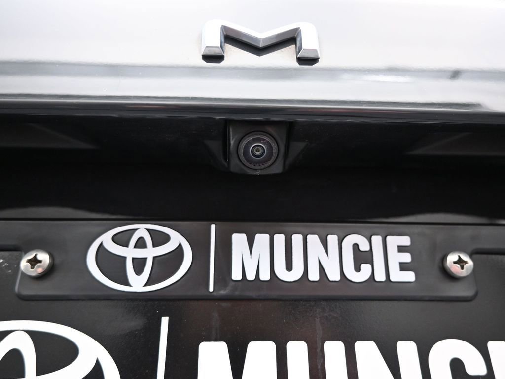 Used 2025 Toyota Camry LE image 12