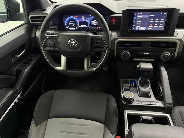 Used 2024 Toyota Tacoma TRD Sport AWD/4WD image 32