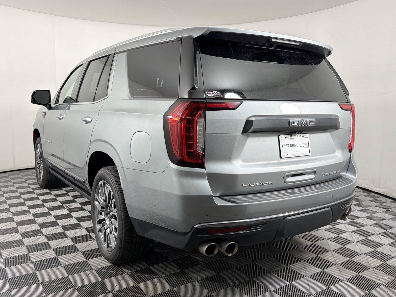 Certified 2024 GMC Yukon Denali Ultimate AWD/4WD image 4