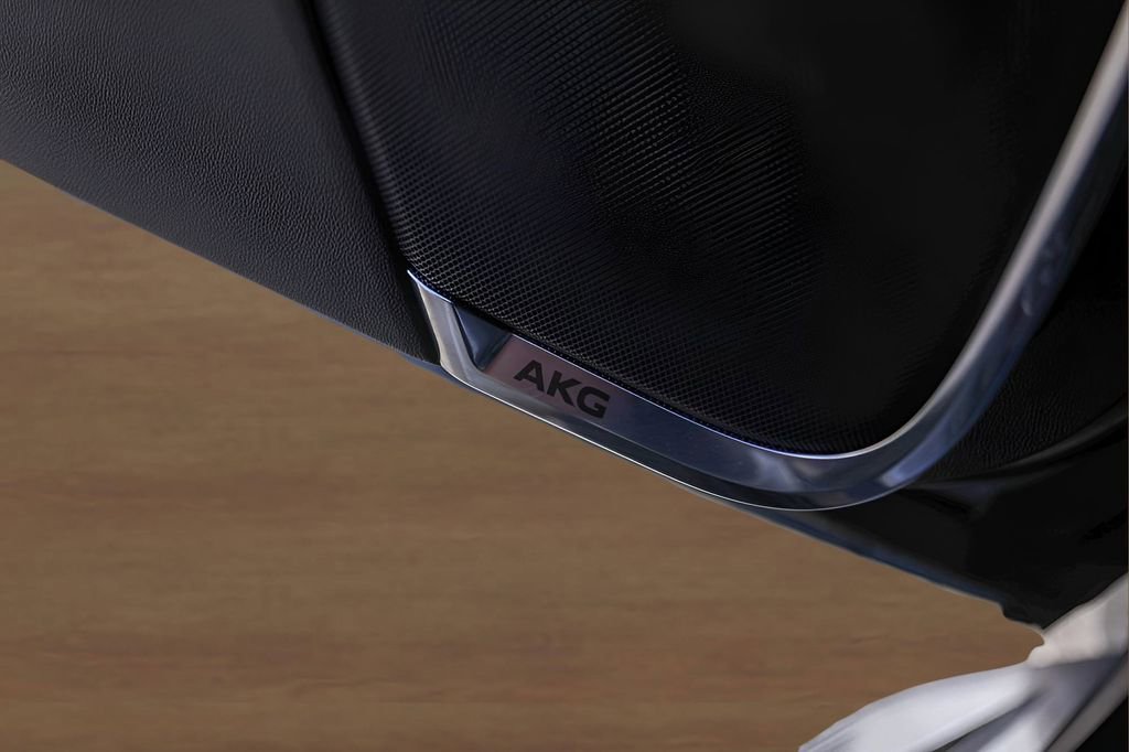 Used 2024 Cadillac Escalade ESV Premium Luxury w/ Performance Package image 23