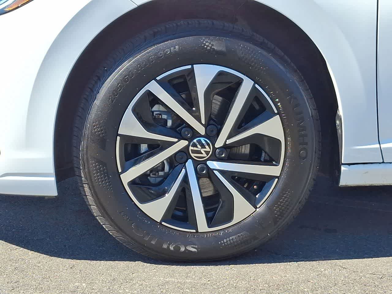 Used 2025 Volkswagen Jetta S image 29